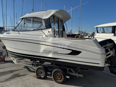 Beneteau Antares